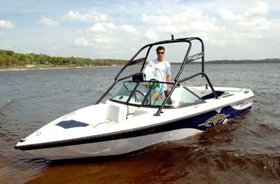 Cyrill, Skis nautique, competition de wakeboard, nautisme suisse